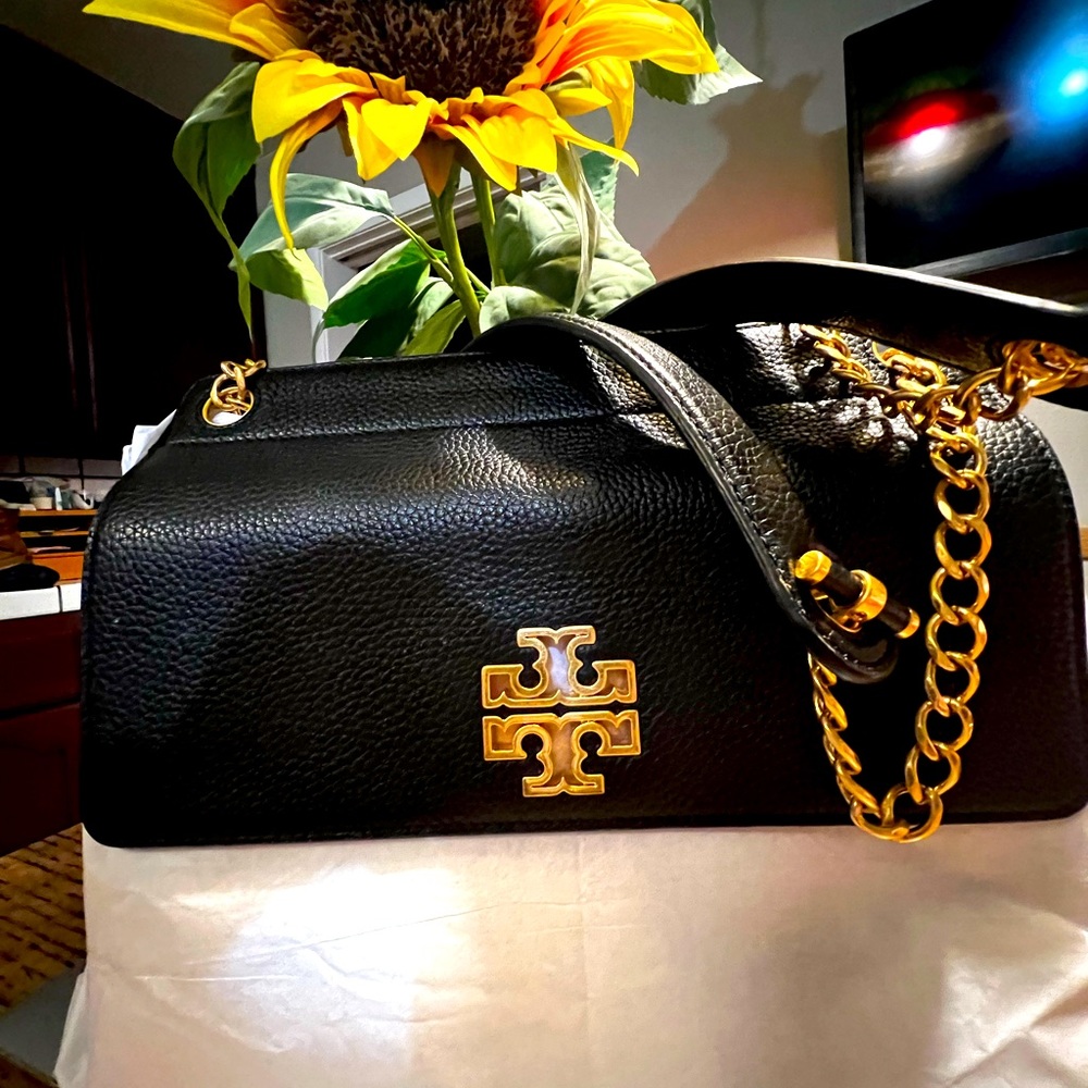 🌹💯% AUTHENTIC Tory Burch Leather Shoulder Bag.                       
🌹NWT - Picture 5 of 11